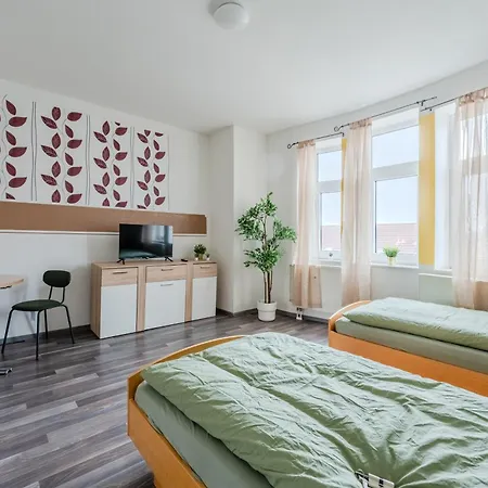 Apartamento Neu In - Garten - Free Wifi & Parking - Aparts