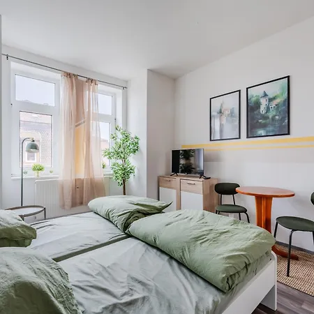 Neu In - Garten - Free Wifi & Parking - Aparts Apartamento
