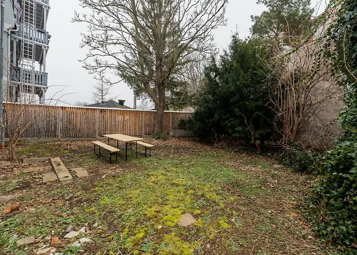 Апартаменты Neu In - Garten - Free Wifi & Parking - Aparts Гота