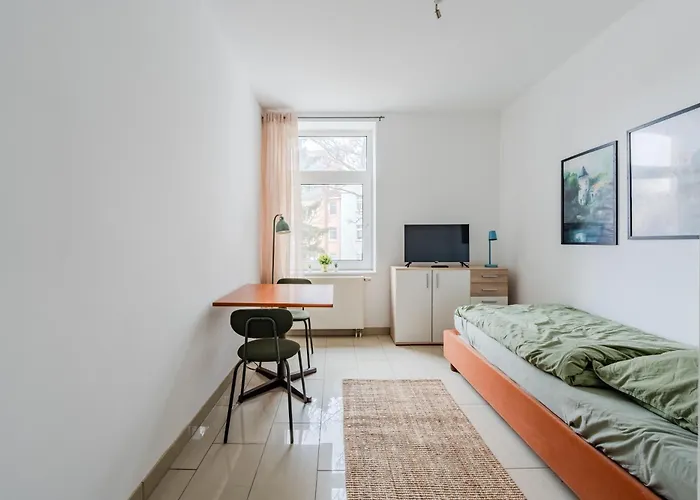 Apartamento Neu In - Garten - Free Wifi & Parking - Aparts