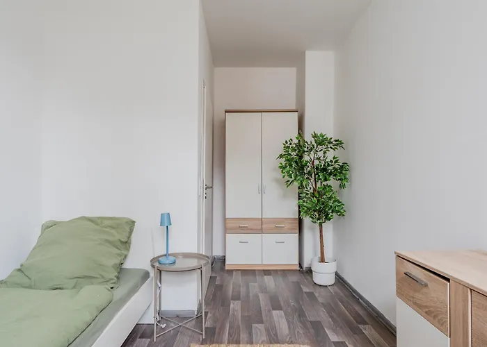 Neu In - Garten - Free Wifi & Parking - Aparts Апартаменты Гота